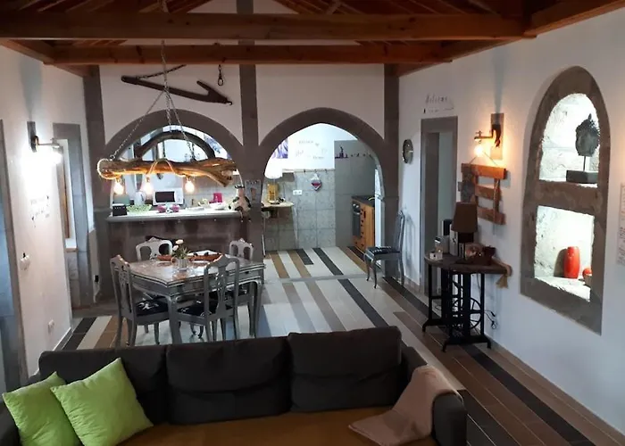 Lava Soul Holiday home Biscoitos (Terceira)